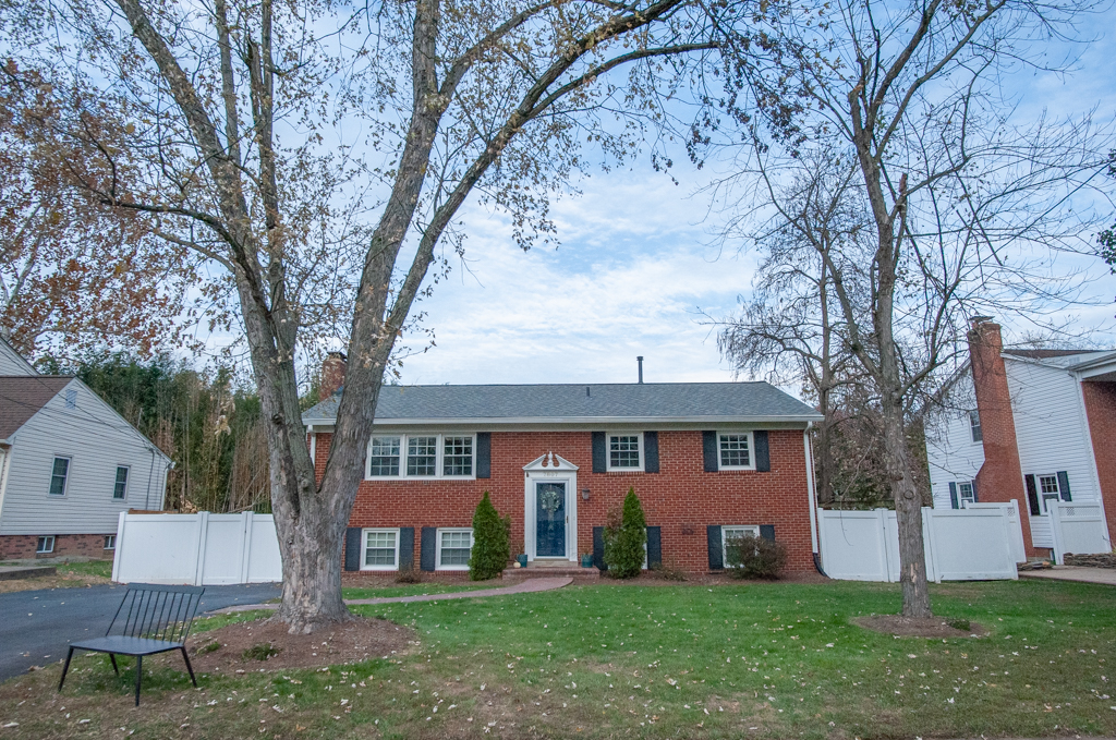 7807 Hayfield Road | Alexandria | Hayfield Farm