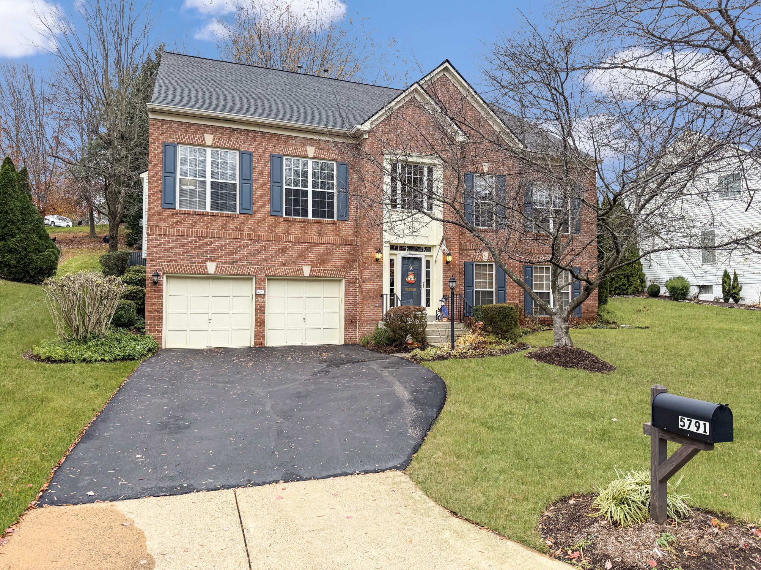 Home 1000 | Alexandria | Oakbrook Knolls