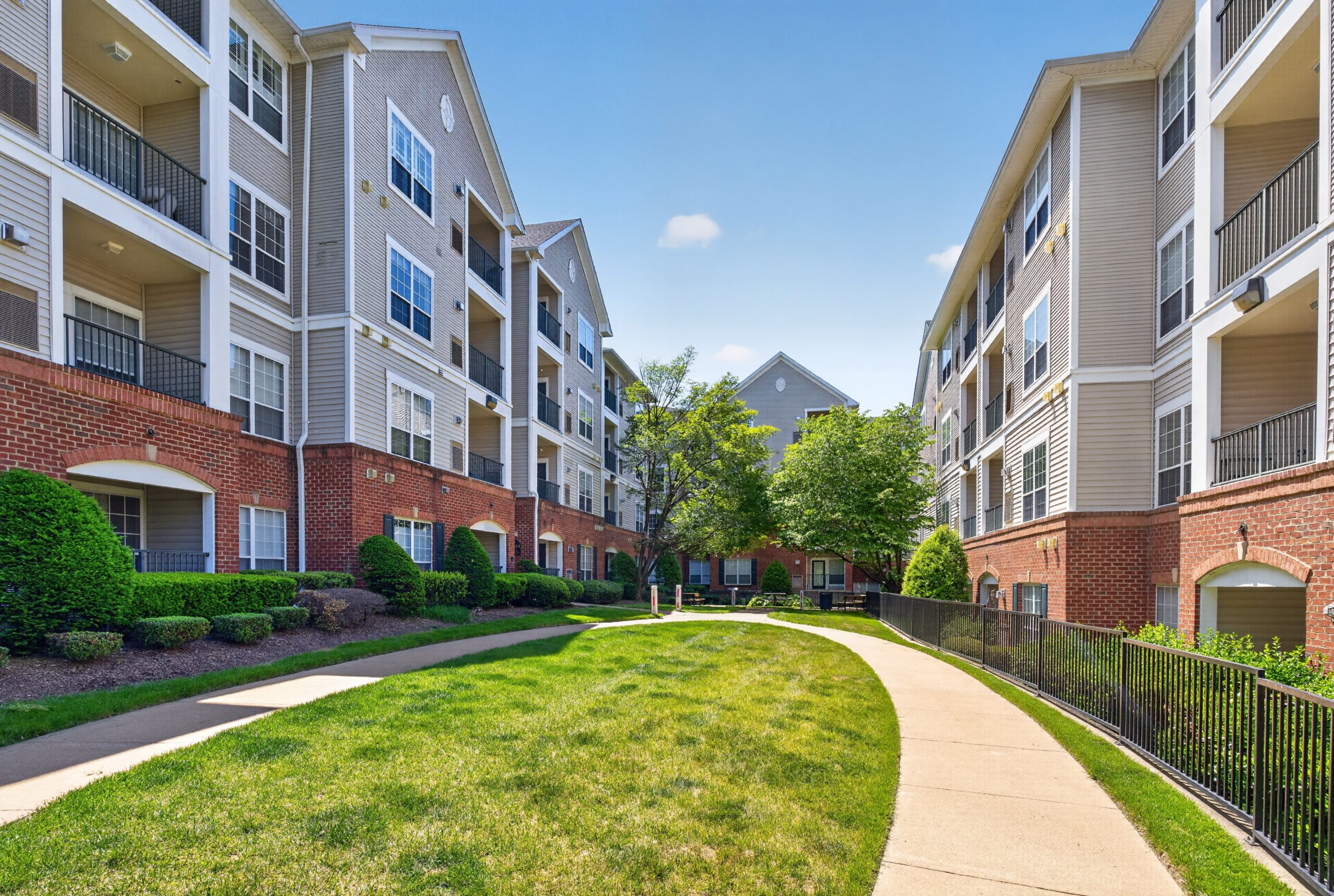 Home 1000 | Alexandria | Exchange at Van dorn